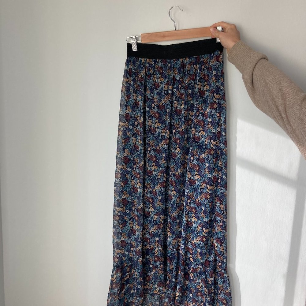 Long Floral Skirt- Forever 21- Size S (Pre-Owned)